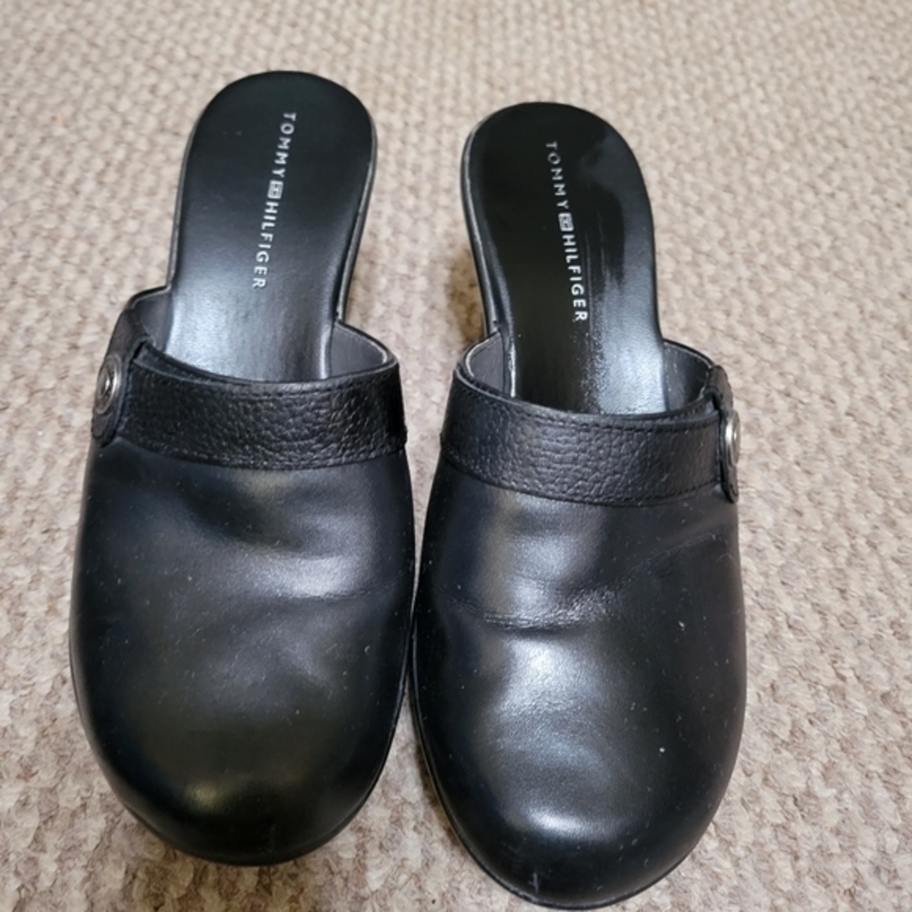 Tommy Hilfiger size 6.5 shoes slip on heels mules
